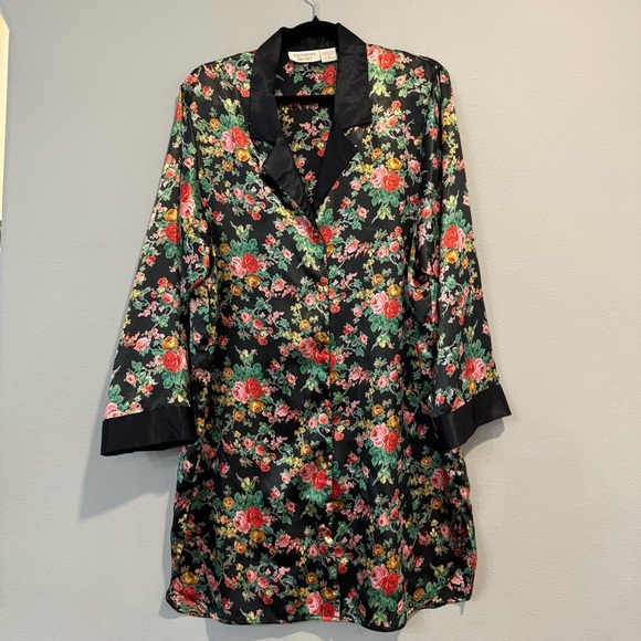 Vintage Victoria's Secret Gold Label Floral Satin Robe Button Front M - Picture 1 of 6
